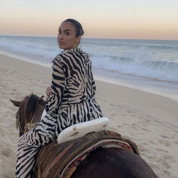 Sheer Zebra blouse - Picture 3 of 6